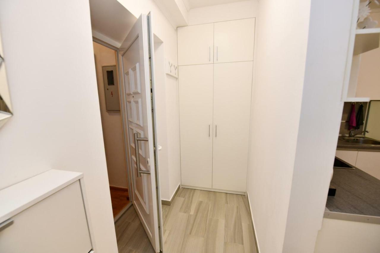 Apartment Cecilija Sinj Exteriör bild
