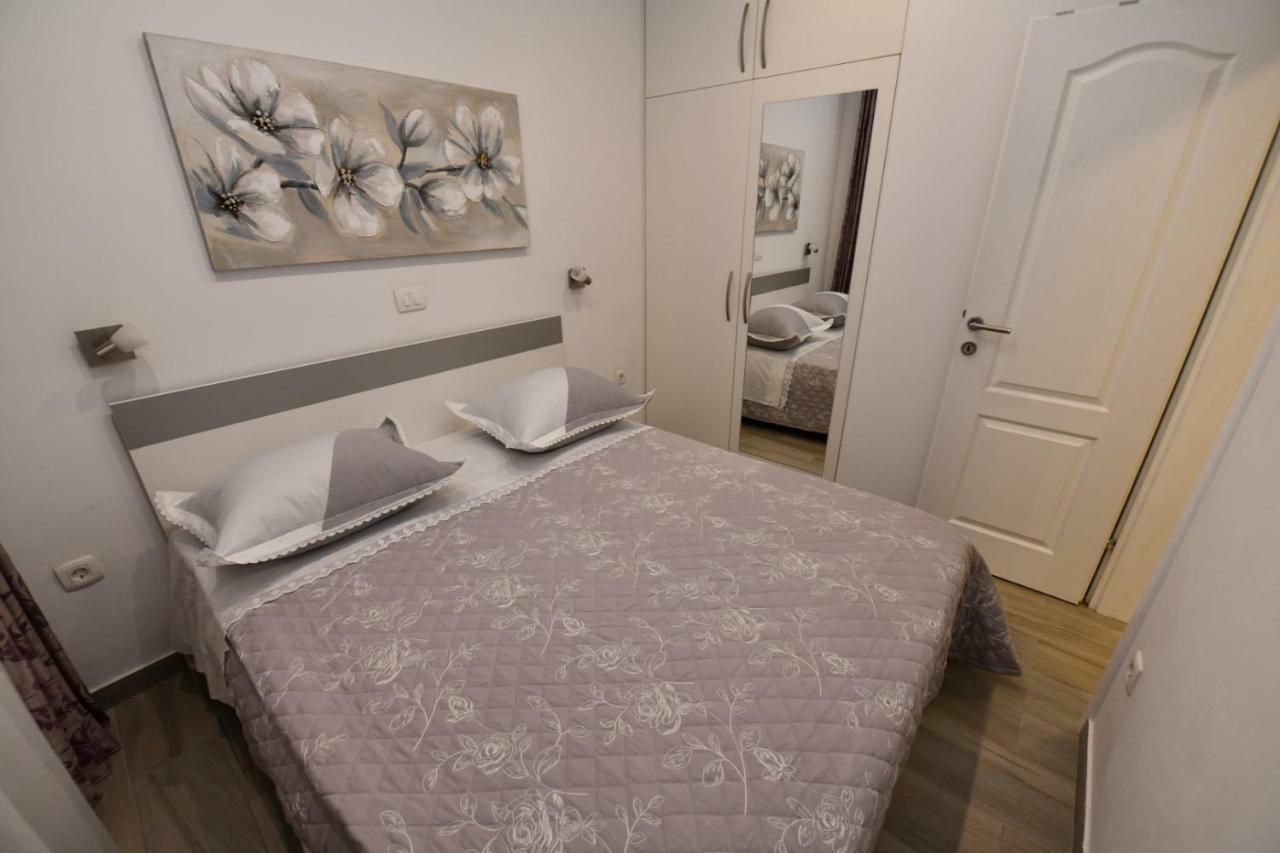 Apartment Cecilija Sinj Exteriör bild