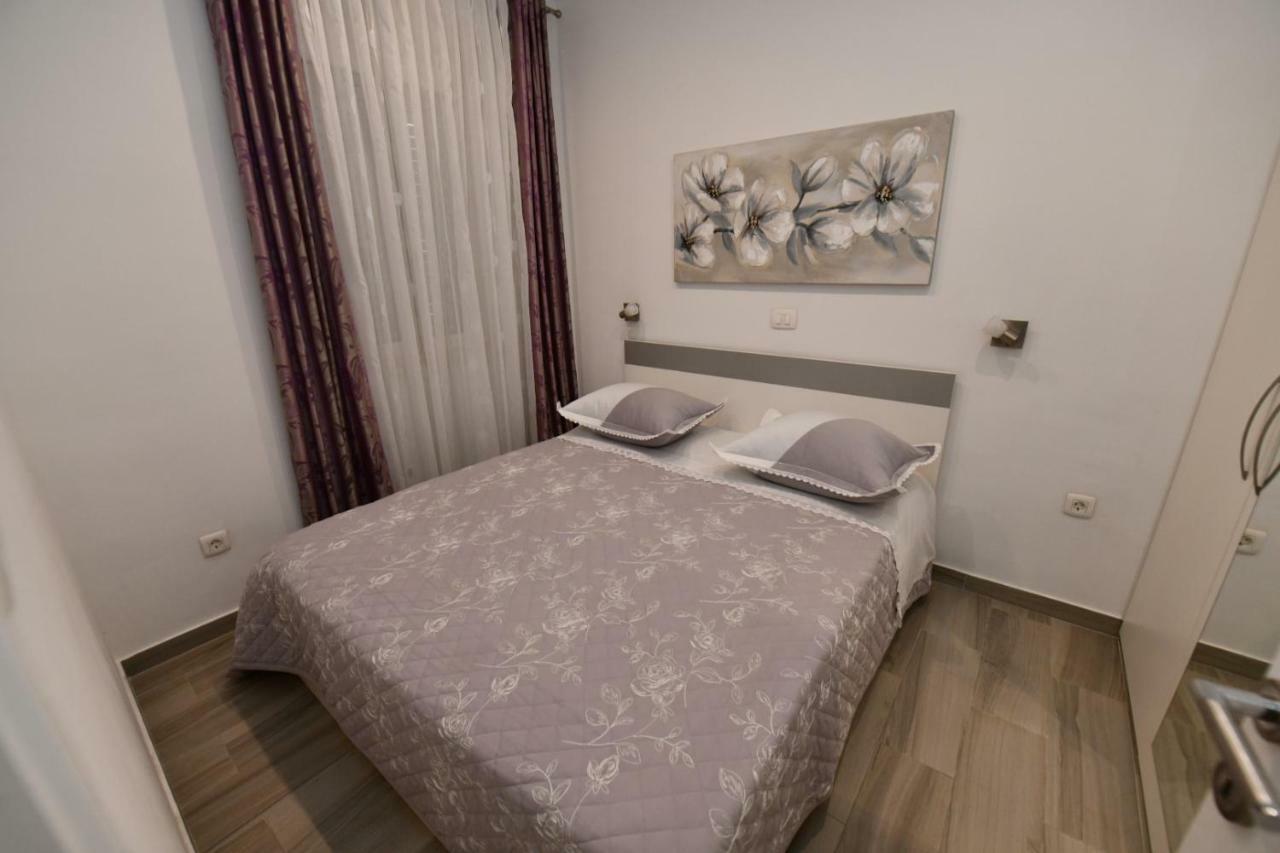 Apartment Cecilija Sinj Exteriör bild